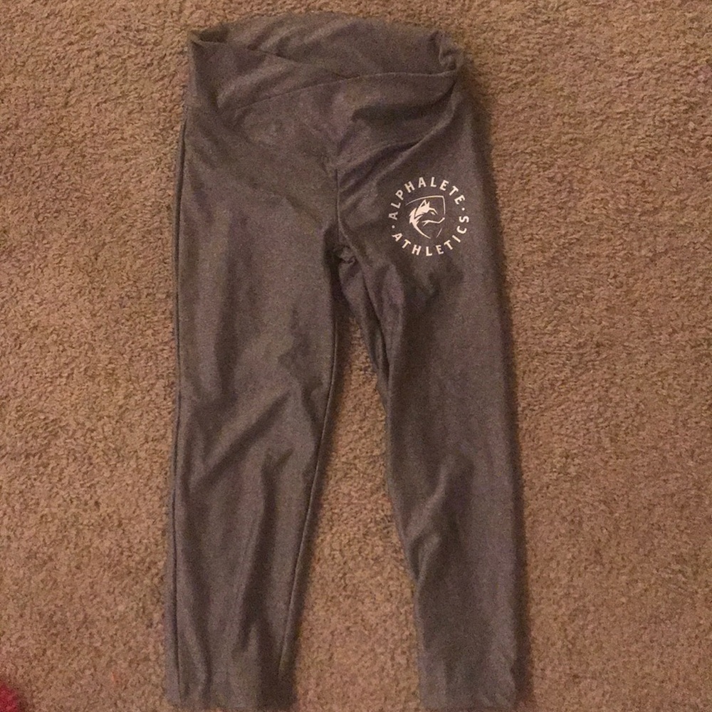 Alphalete cropped leggings